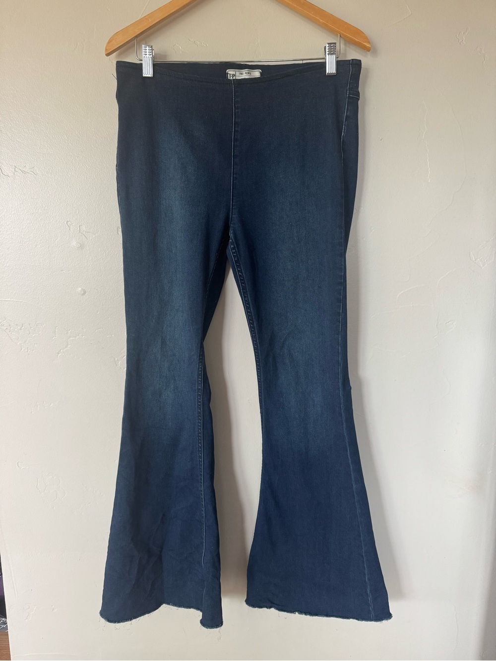 Free People We The Free Penny Flare Jeans Size 30 Dark Wash